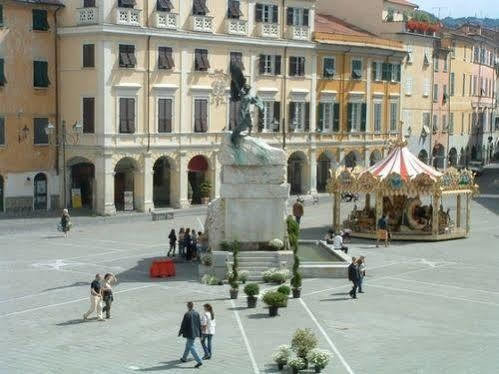 Hotel Al Sant'Andrea Sarzana Exterior photo